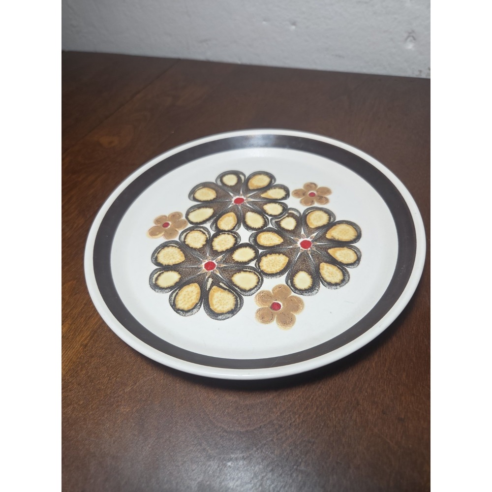 Mikasa Studio Kraft 7904 Plate 7 3/4 Inch Made In Japan Floral Brown